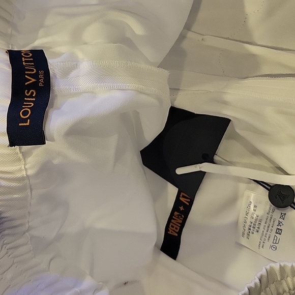 Luis Vuitton NBA BBall Shorts - Picture 6 of 6